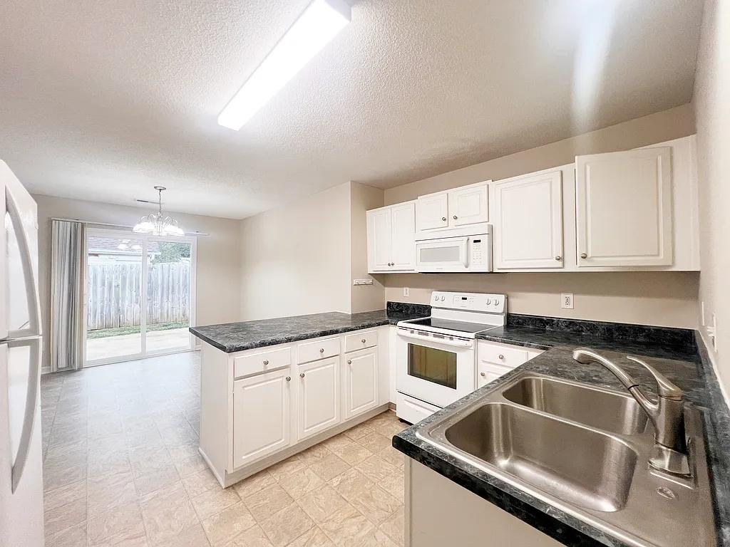 312 Golden Leaf Lane | Photo #7