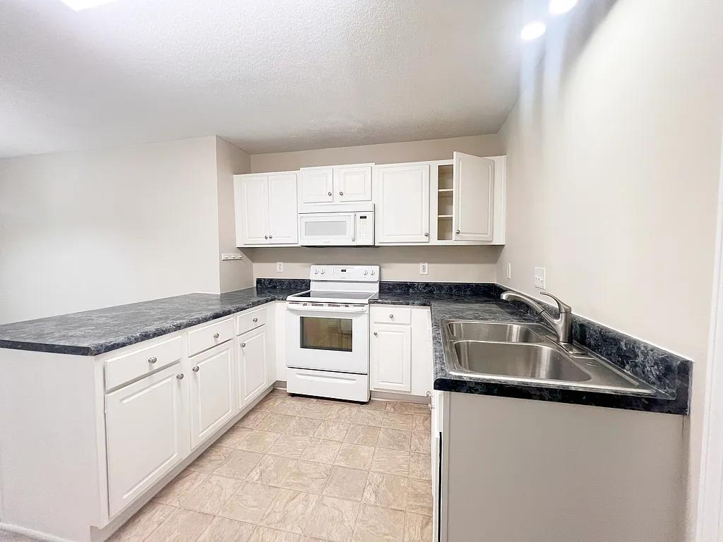 312 Golden Leaf Lane | Photo #8